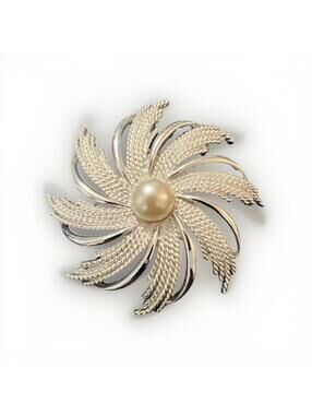 Sarah Coventry Silver Tone Brooch Faux Pearl